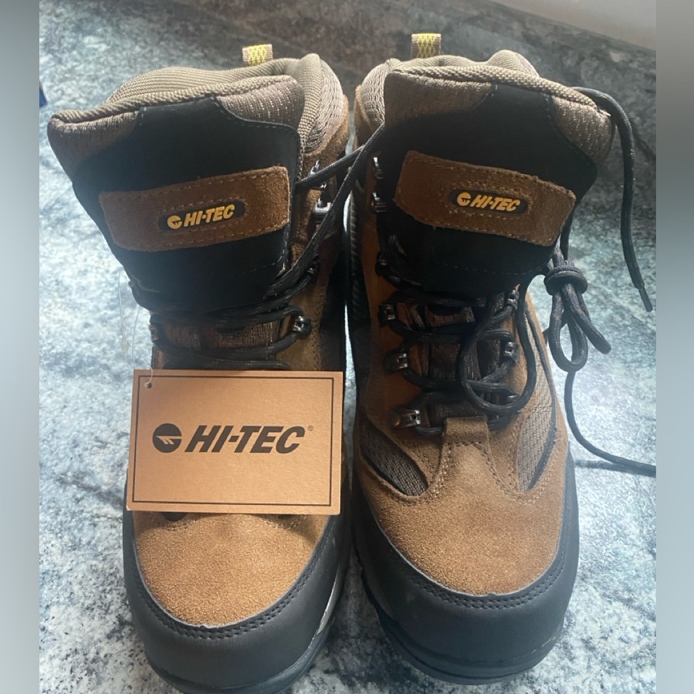 High tech men’s Yosemite mid WP hiking boots